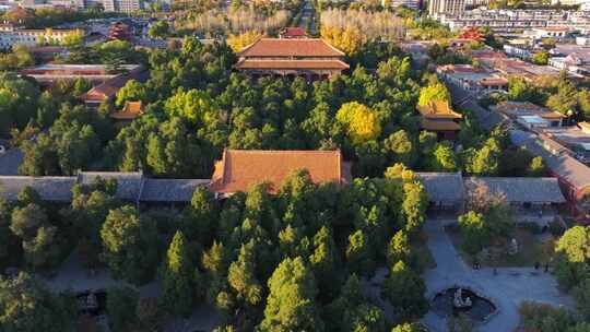 深秋泰安，岱庙色彩斑驳