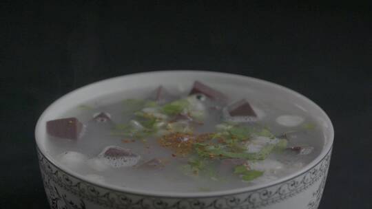 一碗羊汤的特写展示LOG视频素材模板下载