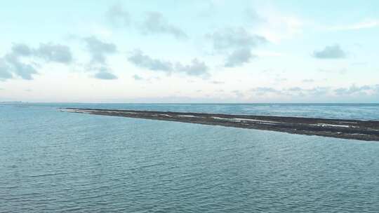 海边大海风平浪静