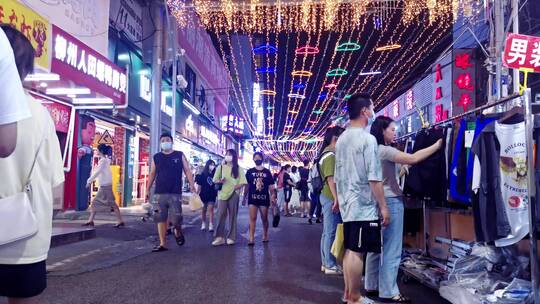 夜晚夜市生活地摊商铺