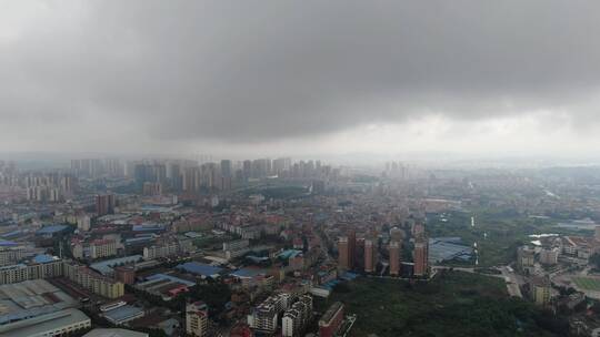 城市航拍乌云密布暴雨来临