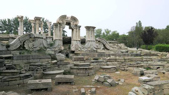 北京圆明园遗址公园内大水法遗址视频素材模板下载