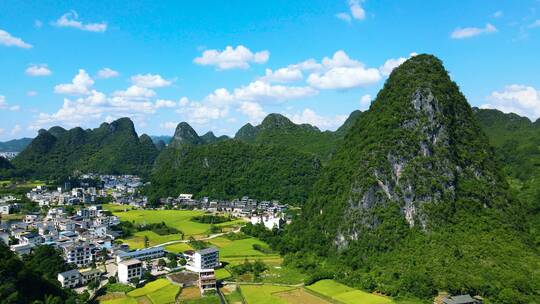 航拍广西桂林山水阳朔田园风光