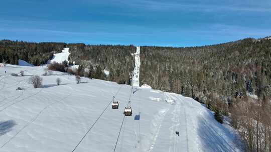 斯洛伐克Zdiar村Bachledova dolina滑雪缆车的鸟瞰图