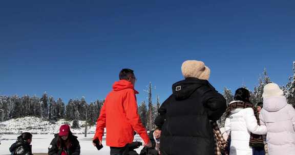 高清实拍瓦屋山冬天雪景雪山森林