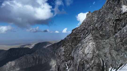 新疆天山雪山