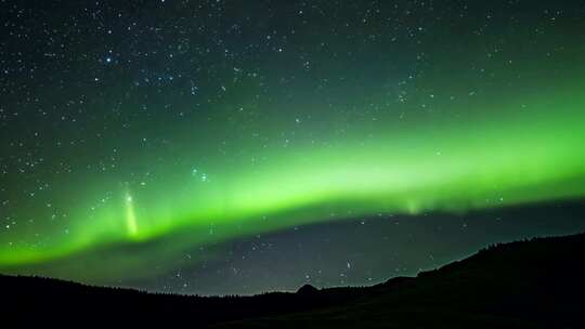 4k星空银河璀璨繁星极光