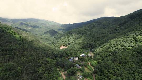 大山深处小山村