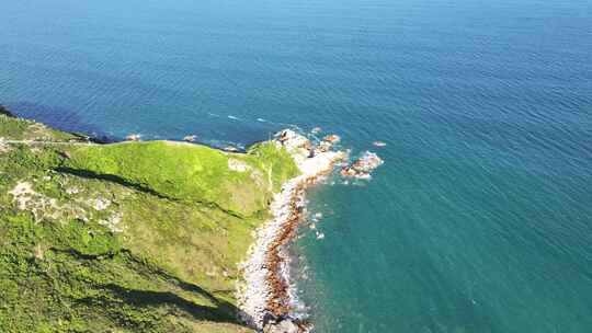 深圳南澳西涌海岸线、海边浪花与礁石航拍