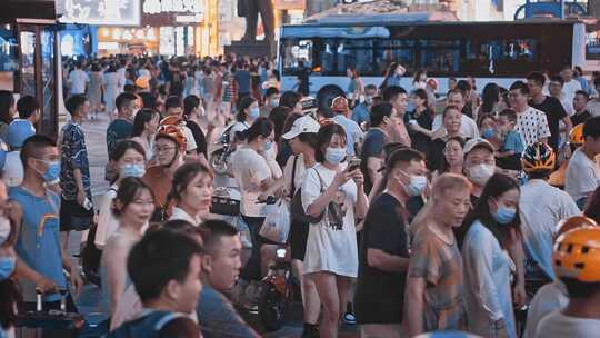 长沙黄兴路步行街夜景人山人海