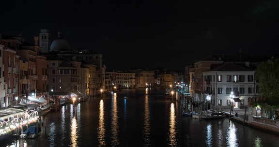 夜晚的大运河景色