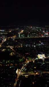 竖版航拍山东济南城市夜景老城区夜景