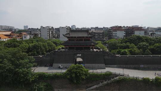 航拍江西赣州江南宋城建春门