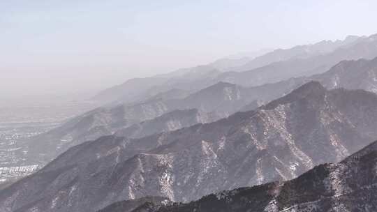 秦岭冬天下雪 白雪皑皑