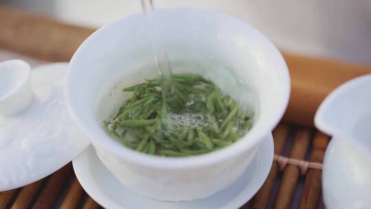 茶艺泡茶倒茶