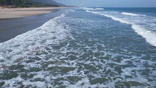 大海海岸海浪波涛汹涌航拍