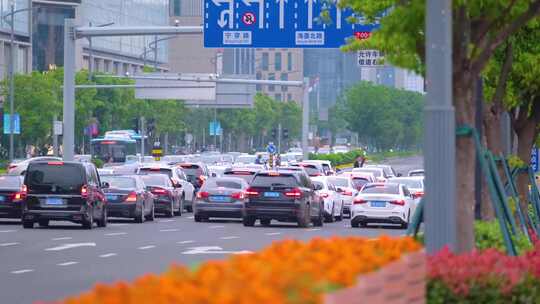 城市马路街道街头街景上班下班高峰期汽车车