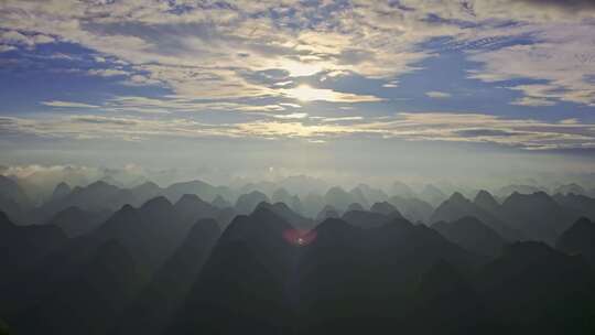 广西早晨大山晨光山川山峰光影山脉喀斯特