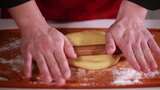 厨师擀面做酥皮高清在线视频素材下载