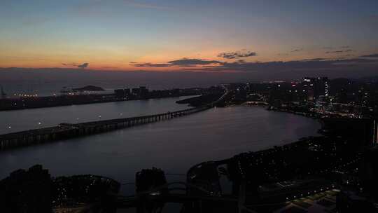 深圳前海湾广深沿江高速前海收费站夕阳前进