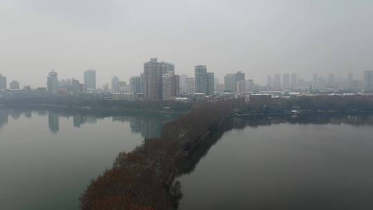 九江市在冬季初雪的航拍