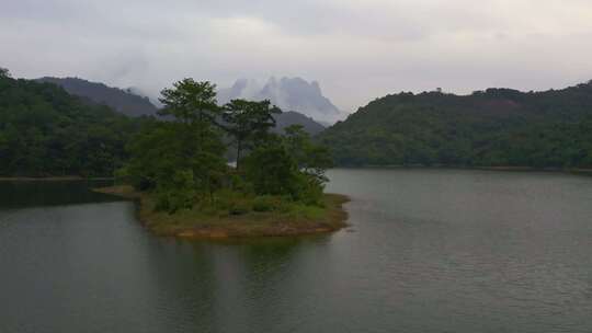 航拍早晨湖面山水自然风景