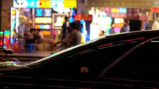 夜晚汽车老街步行街夜景夜市街景