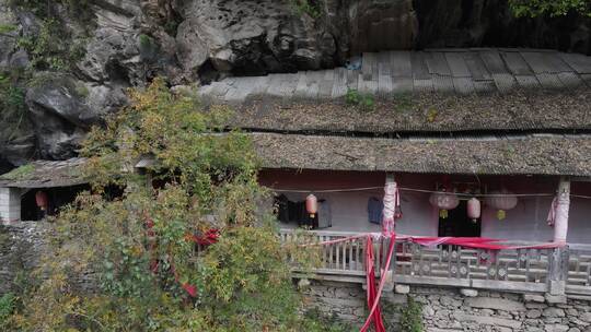 山间老寺庙建筑长廊航拍