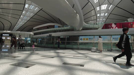 移动镜头北京大兴国际机场大厅视频素材模板下载