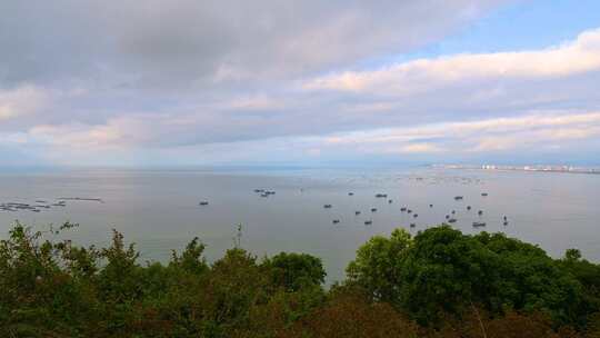 海南陵水早晨海上