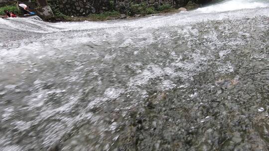 杭州太湖源景区附近农村的小河