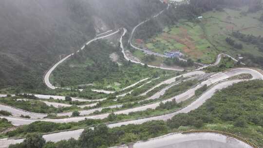 吉隆乃村盘山公路