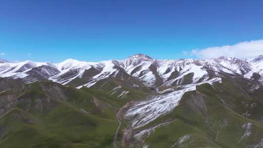 航拍青藏高原青海祁连山脉天境祁连雪山雪景