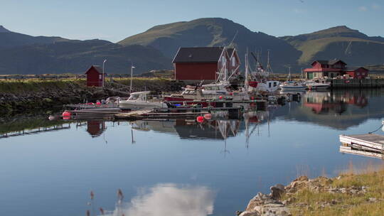 挪威岸边的游船视频素材模板下载