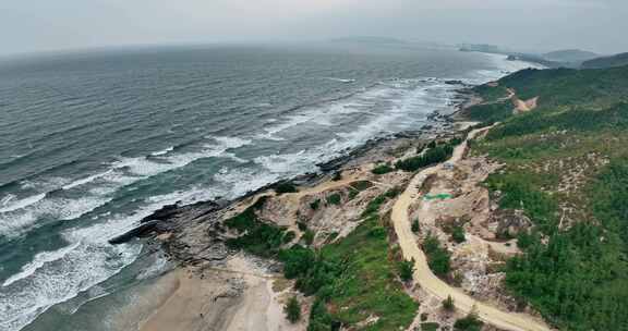 海岸礁石海浪航拍惠州黑排角惠东