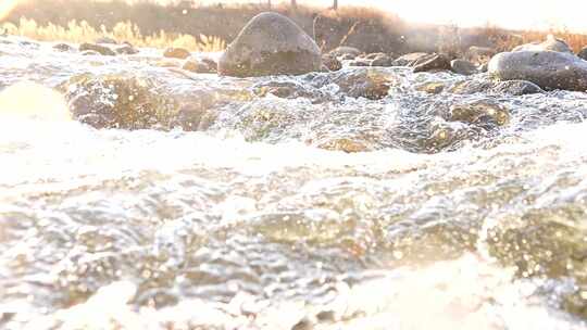 冰融 冬天 初春 水面 河流 冰雪融化 自然