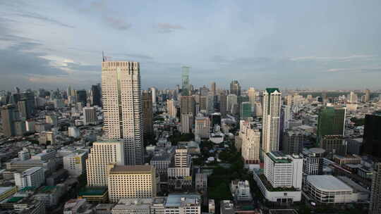 摩天大楼珠宝贸易中心在The Silom