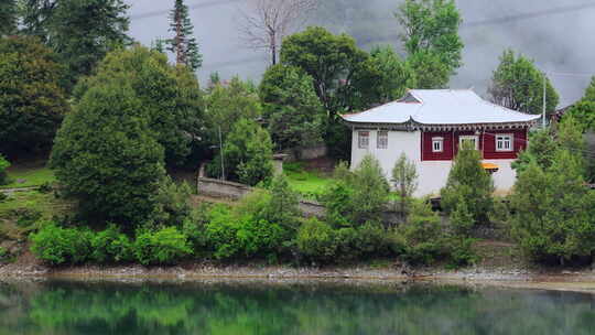川西措卡湖壮观唯美自然风光特色建筑民居