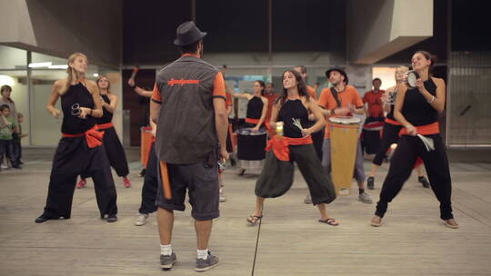 巴西乐队在排练舞蹈视频素材模板下载