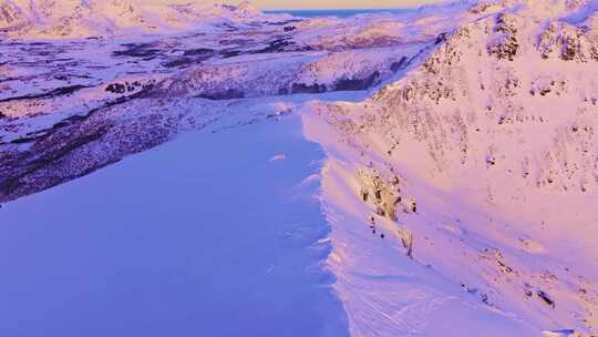 雪山雪山峰 日照金山