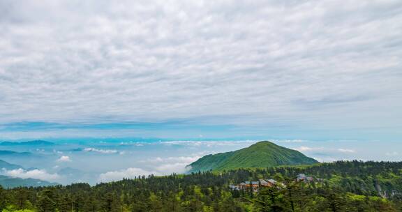 峨眉山半山腰接引殿雷洞坪延时摄影