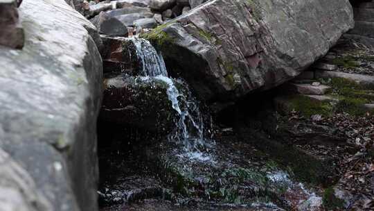 水 水流 小溪 流水 水滴 山区  岩石