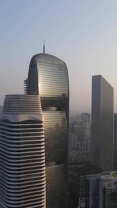 晨晖中的珠江新城高楼群航拍