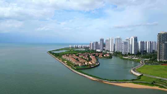 航拍海南海口海甸岛天空之山城市天际线风景