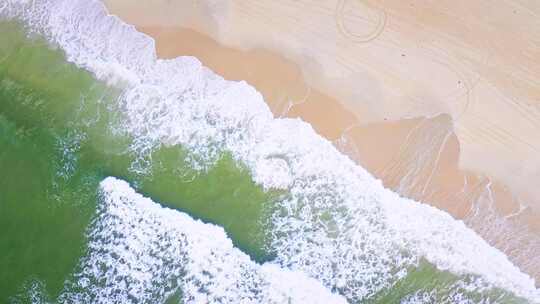 海浪沙滩海浪拍打沙滩航拍素材