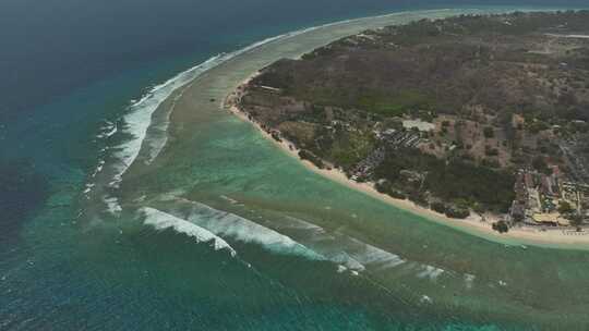 航拍印尼吉利群岛特拉旺岸海岛自然风光