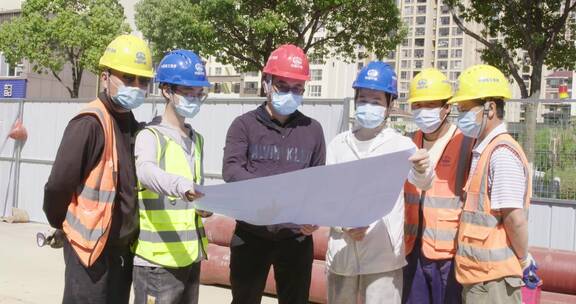 中国中铁铁路工人道路修建道路安全就是宗旨