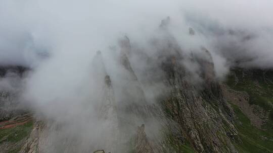 四川省阿坝州莲宝叶则石头山景区航拍