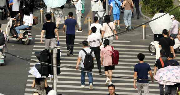 北京五道口成府路车流人流