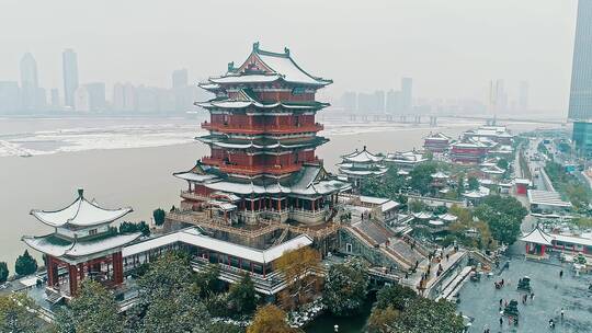 雪天里的滕王阁景区